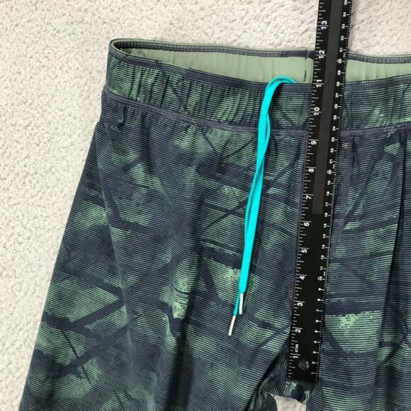 DECATHLON Nabaiji Shorts Mens Size LARGE Green Print 10" Inseam Swim Trunks - Picture 11 of 15
